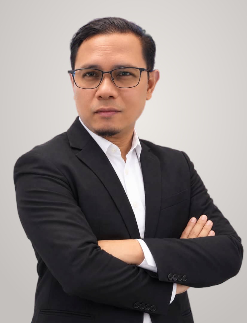 Assoc. Prof. Ir. Dr. Azil Bahari Alias, formal portrait