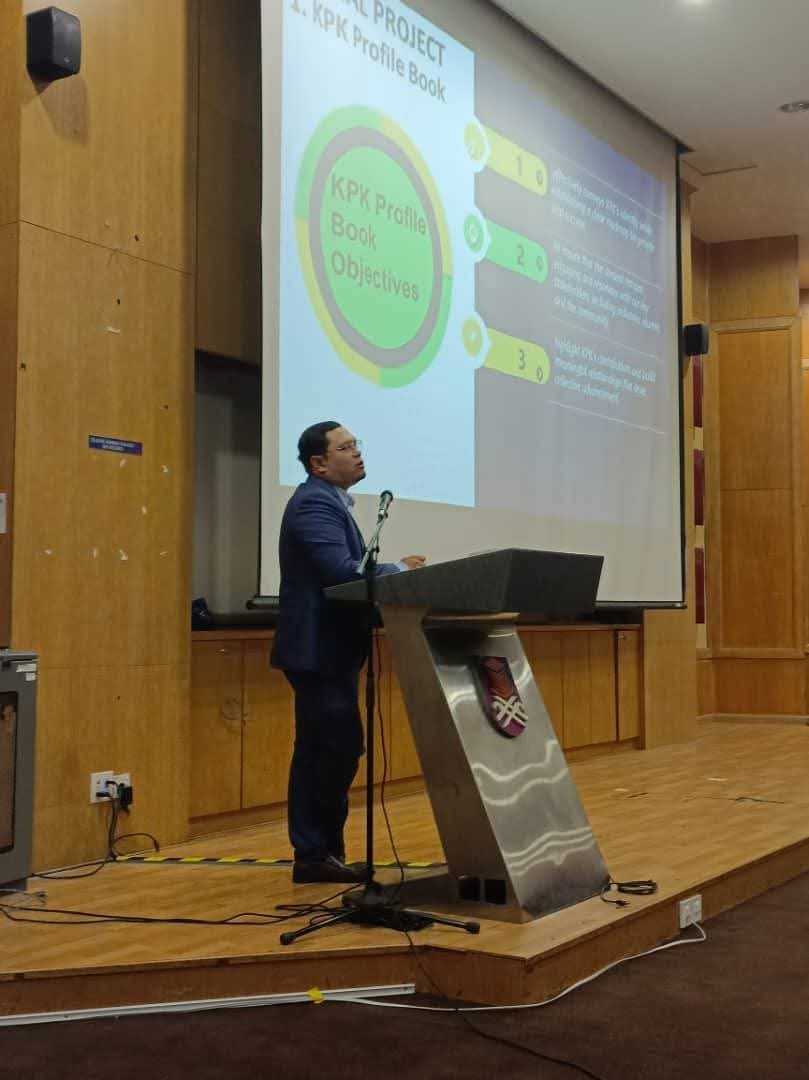 Speaking at an Education 5.0 session